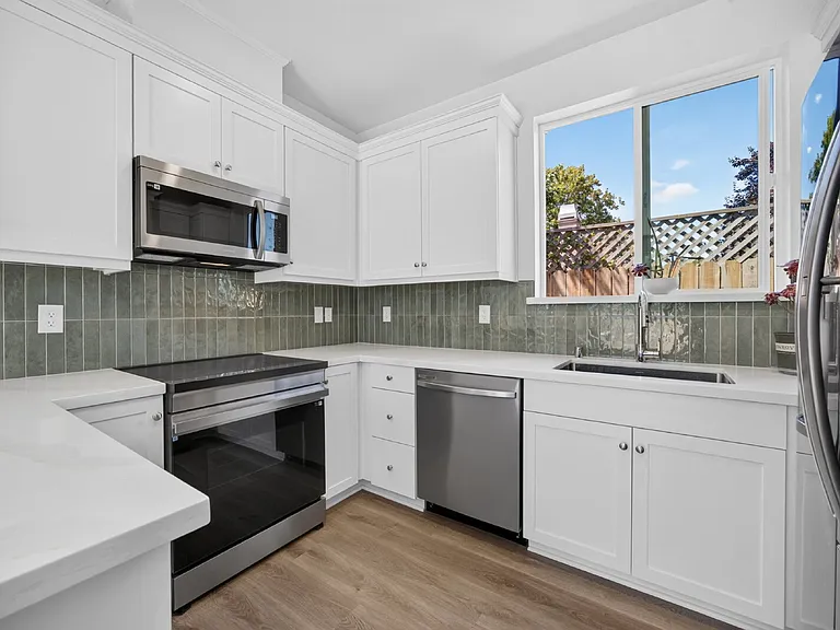 6525 Jacinto Ave — Photo 15