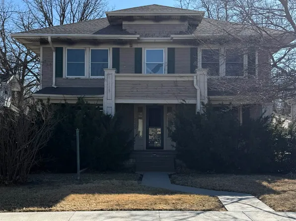 520 W 25th St, Kearney, NE 68845