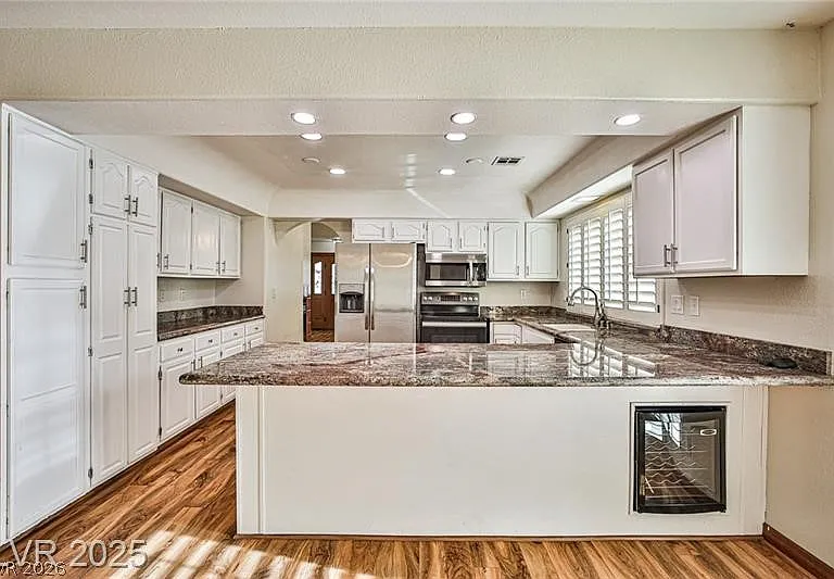 6315 N Park St — Photo 3