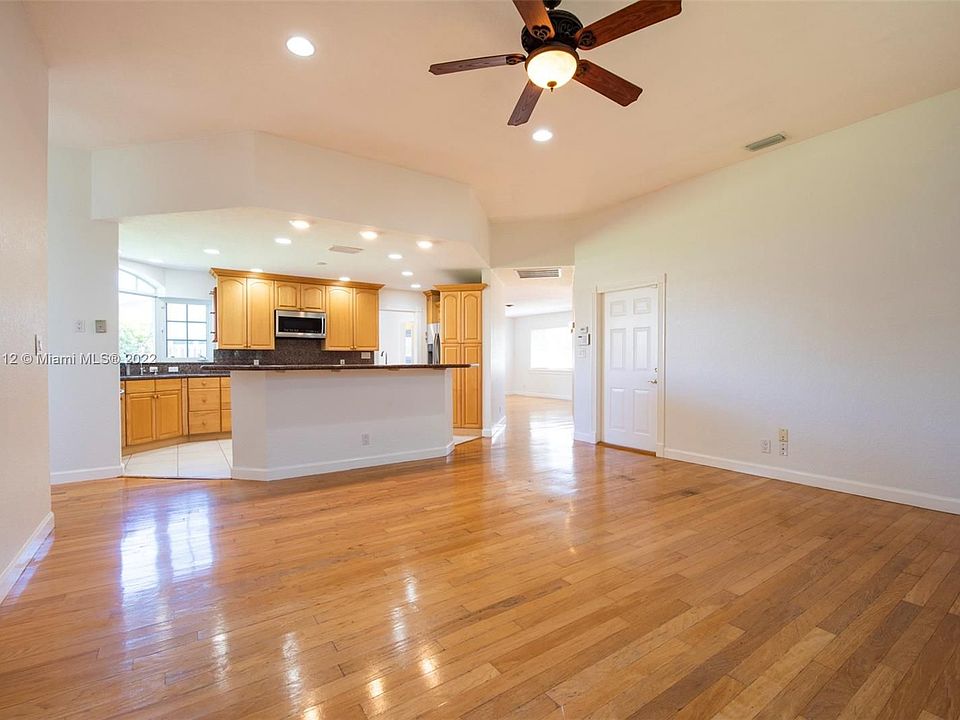 1st image of 2133 Imperial Point Dr