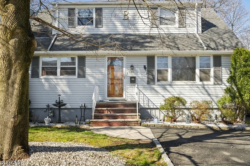 1st image of 327 Maplewood Ave