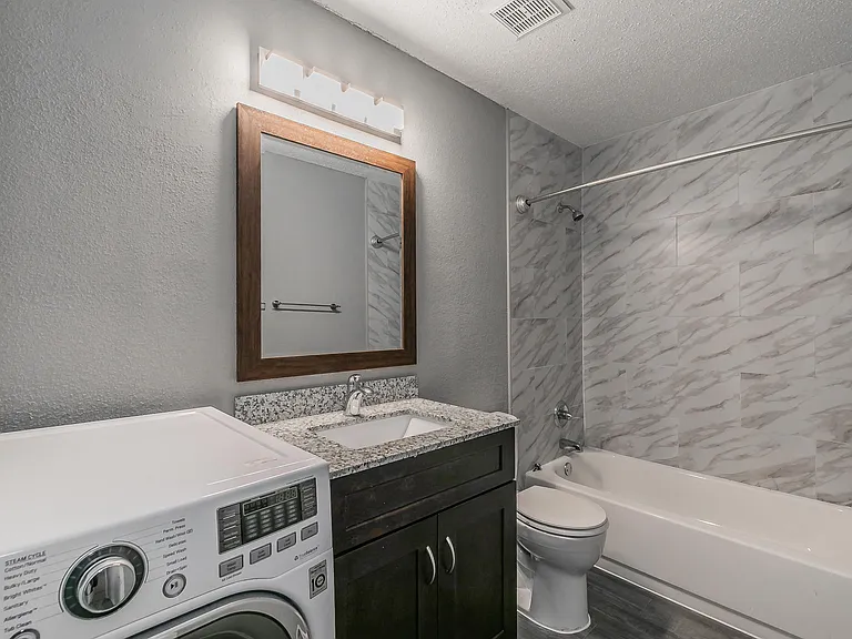 Verano Oaks Apartments — Photo 45
