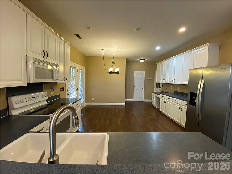 9513 Wilson Hall Dr — Photo 10