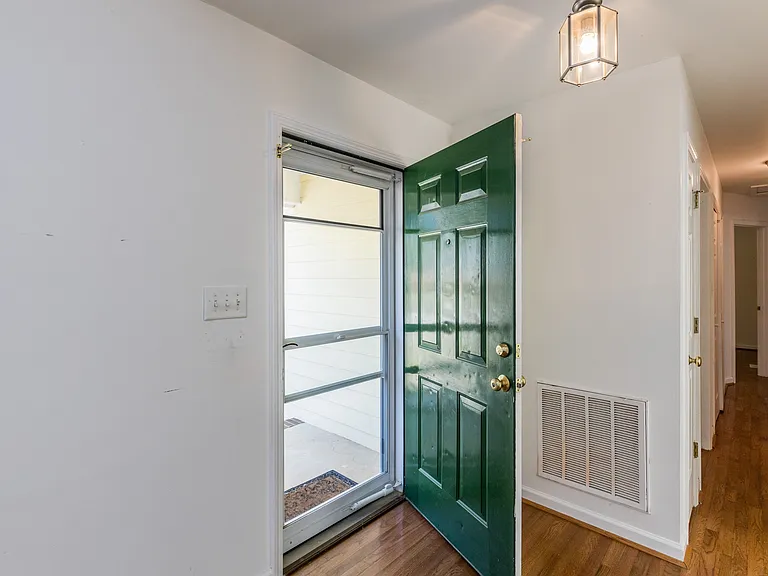 5936 Royal Coach Ct — Photo 4
