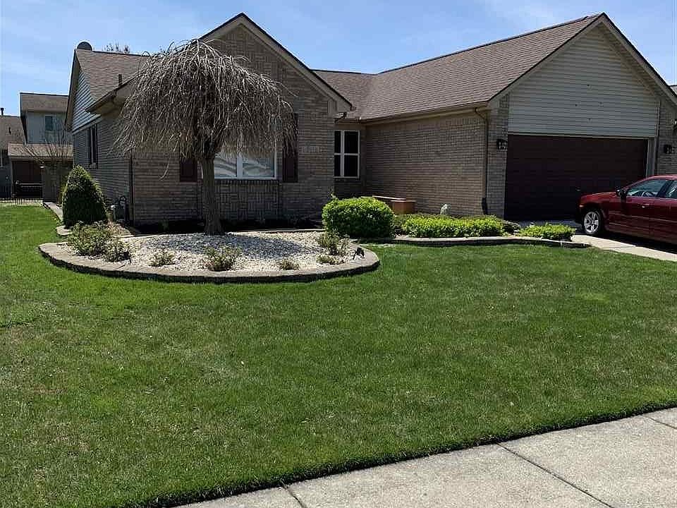 1st image of 28712 Stonehenge Dr