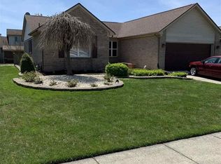28712 Stonehenge Dr, Chesterfield, MI 48047