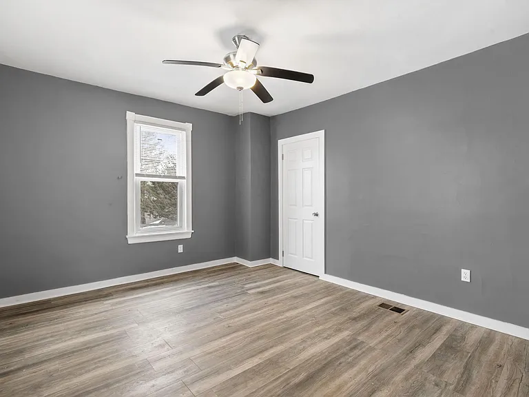 51 Lewis Ave #B — Photo 3