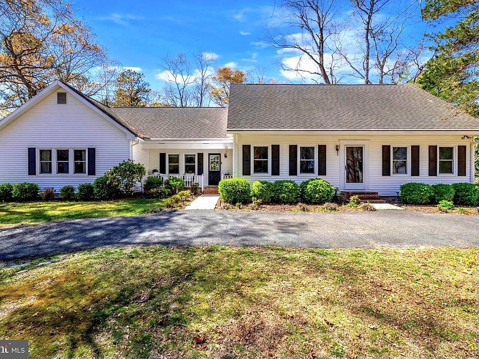 1st image of 32144 Huntly Cir