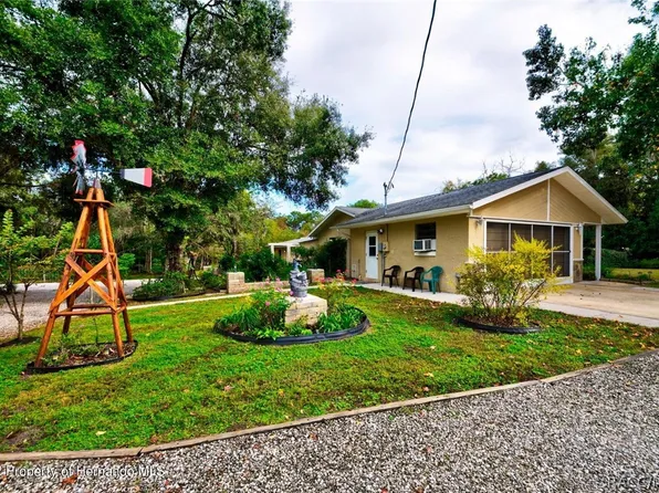 905 N McGowan Ave, Crystal River, FL 34429