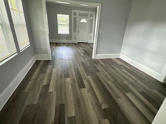3rd image of 1002 W 8th St