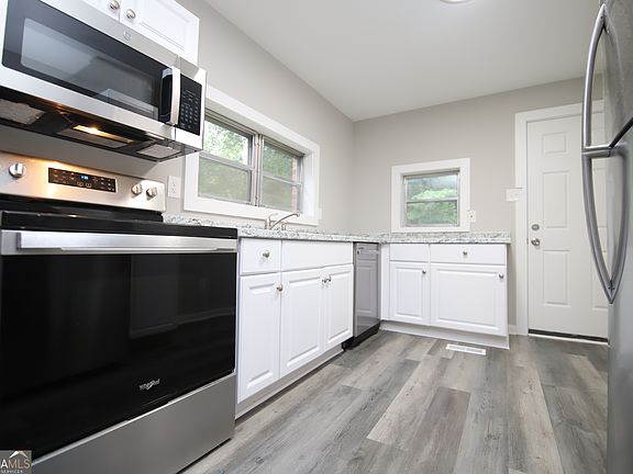 2nd image of 1105 Juniper St