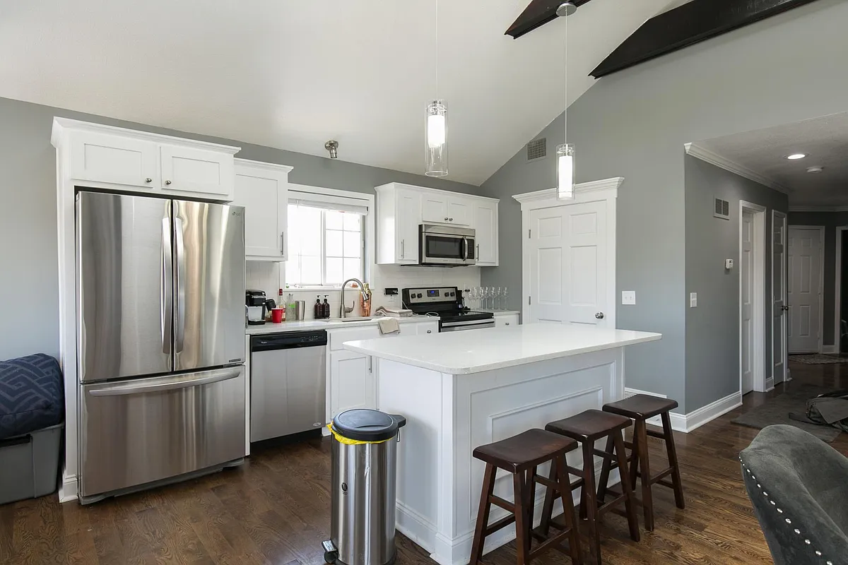 Building Photo - 4645 Jarboe St #3