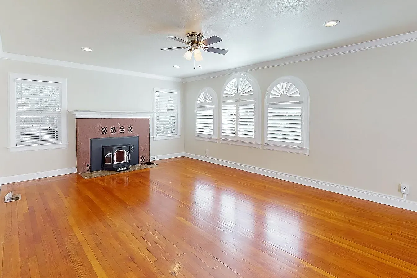3 bed, 1.5 bath, 1696 sqft, $2,150 — Photo 4
