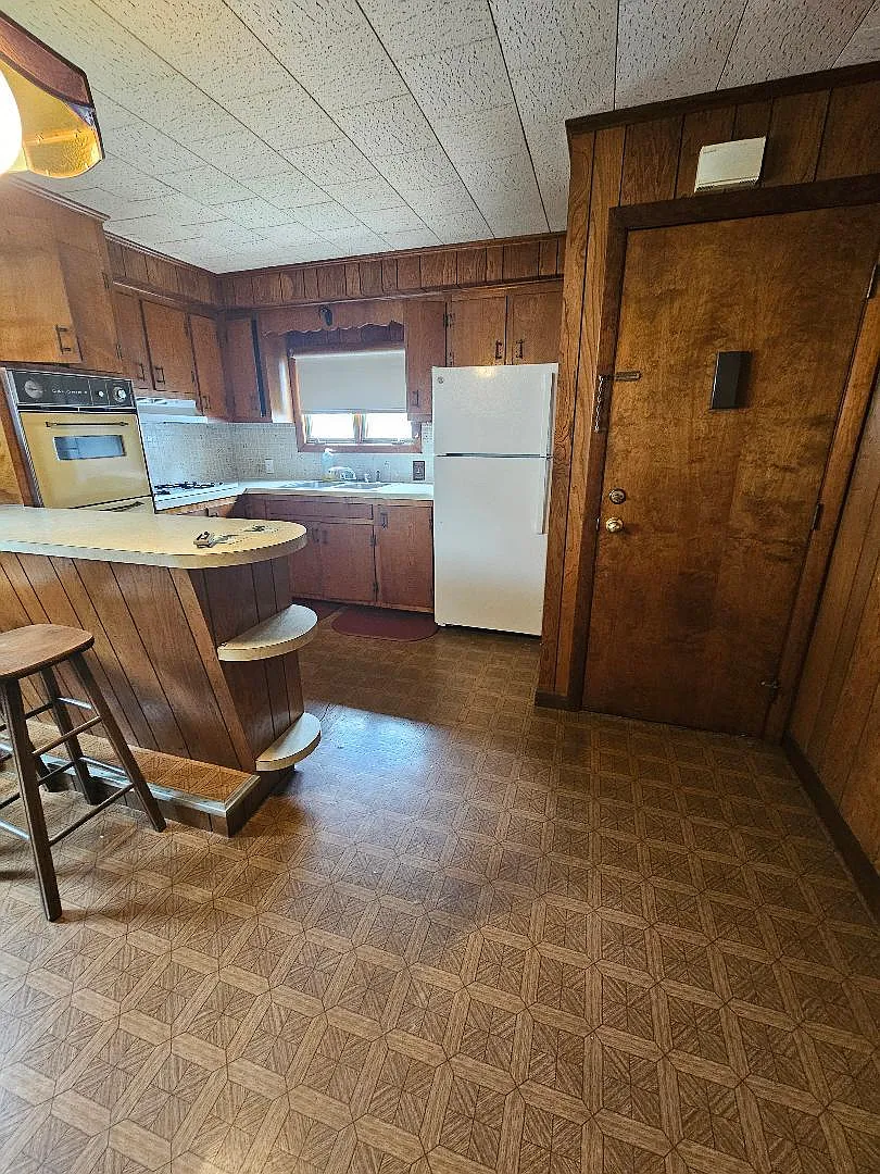2 bed, 1200 sqft, $1,700 — Photo 2