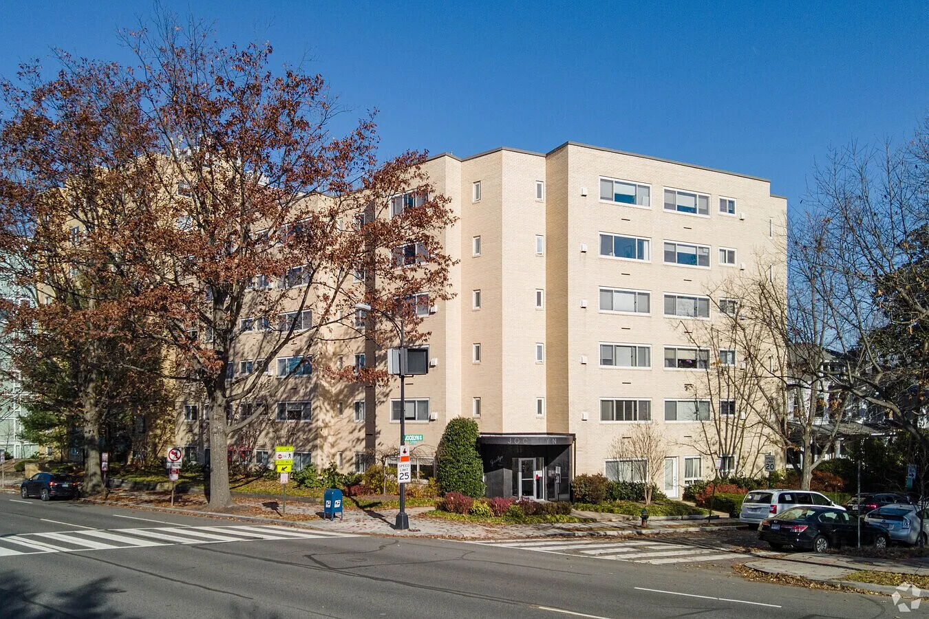 2 bed, 957 sqft, $2,340 — Photo 1