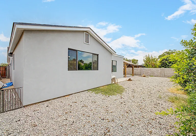3701 E Ludlow Dr — Photo 46