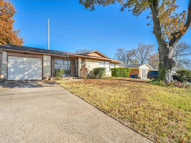 1st image of 509 Bluewood Dr