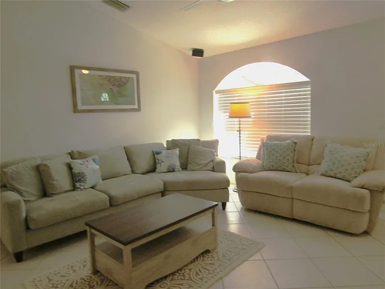 142 Solana St — Photo 3