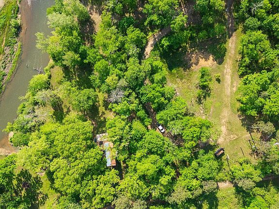 2nd image of 100 Old River Cabin Rd