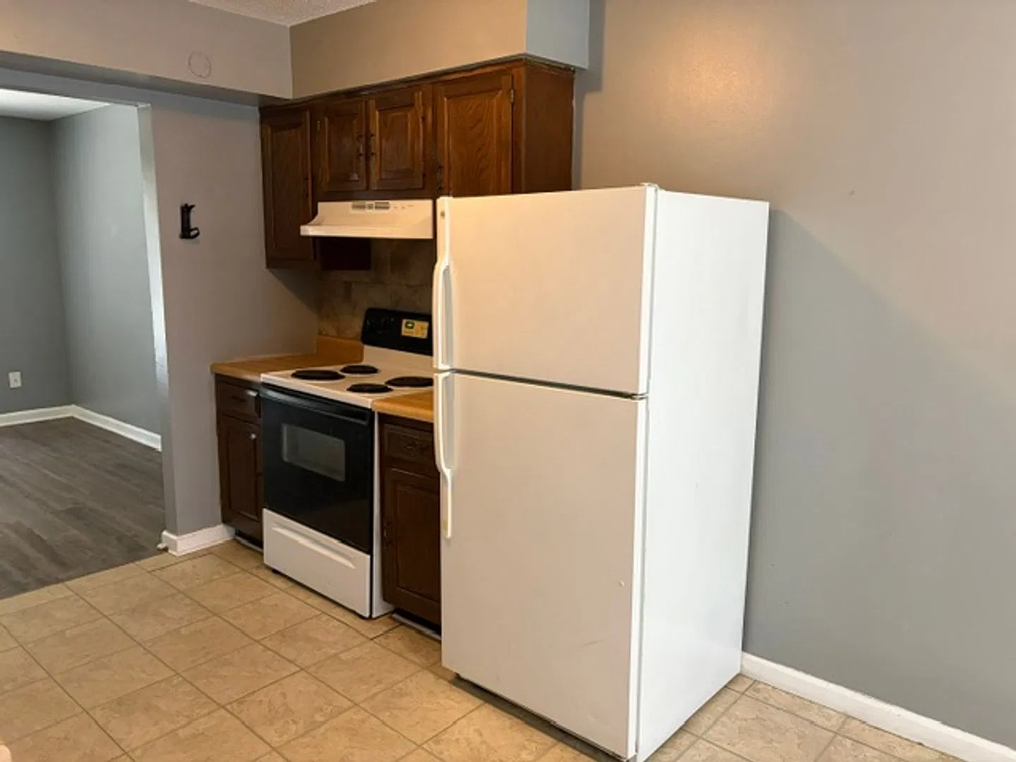 201-203 Maple Grove Way — Photo 4