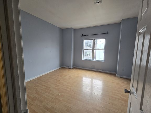 2nd image of 1931 S 7th St Floor 3