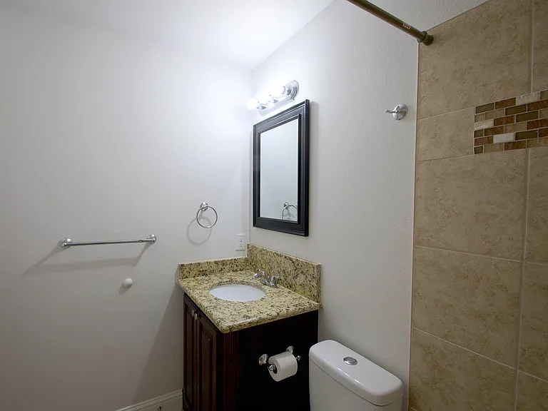 4702 Mariner Dr — Photo 15