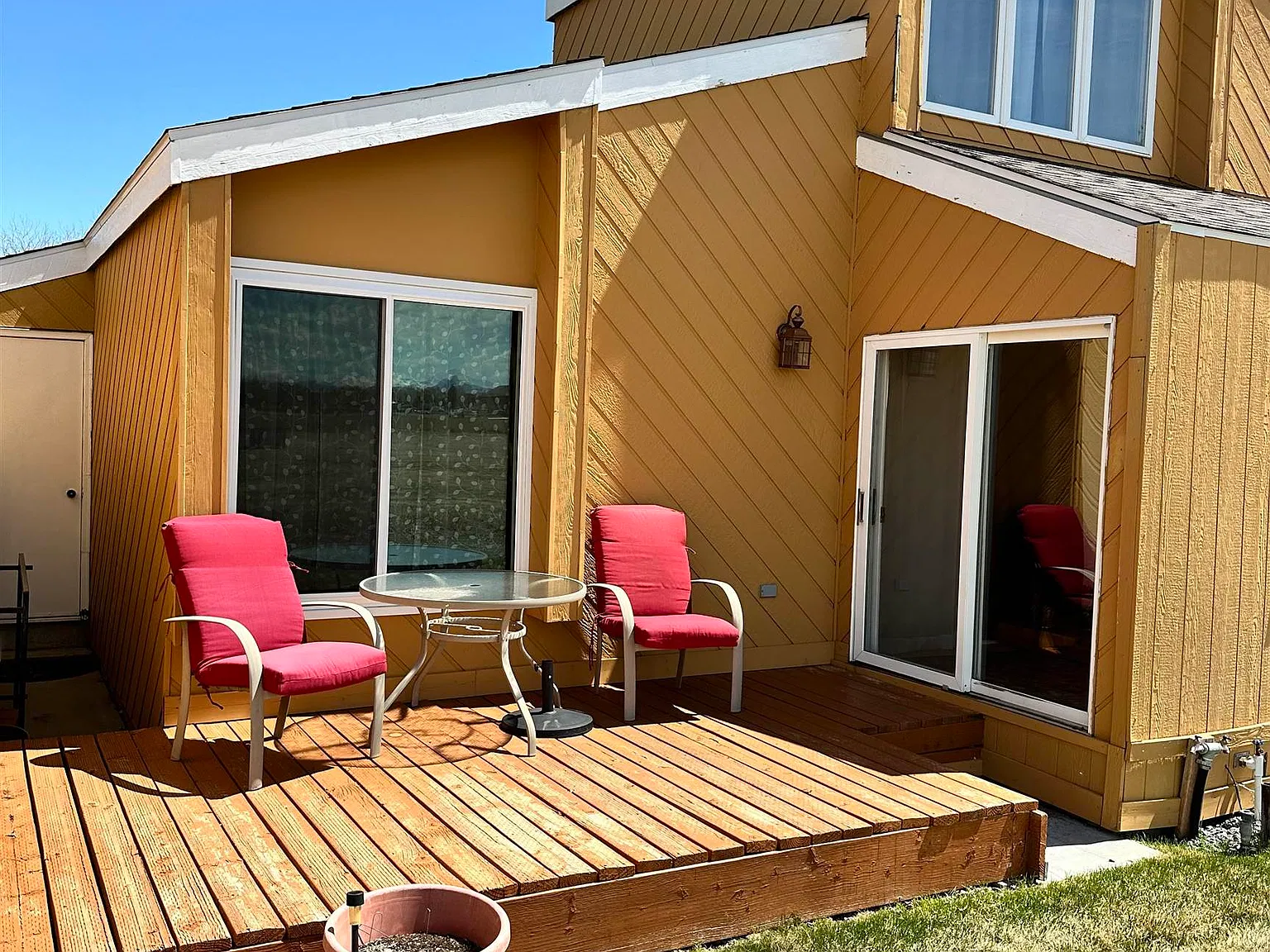 3 bed, 2.0 bath, 1477 sqft, $1,700 — Photo 3