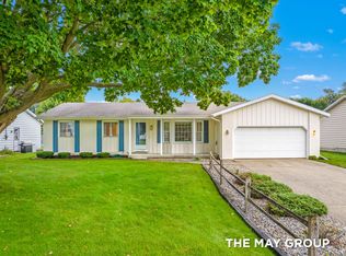 3908 Meadowood Ln SW, Grandville, MI 49418