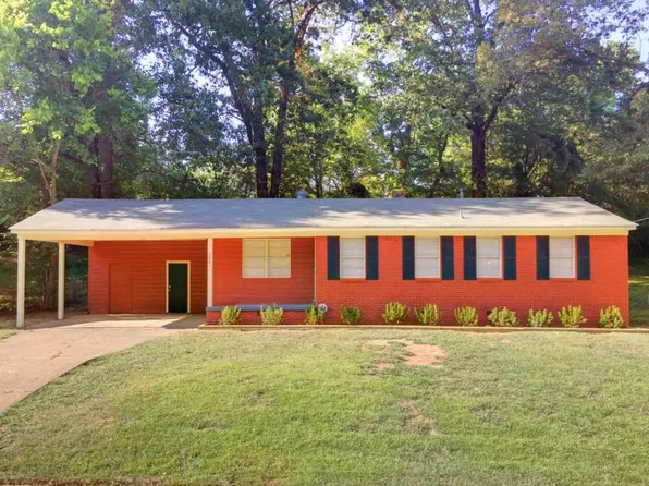 3941 Callahan Dr, Memphis, TN 38127