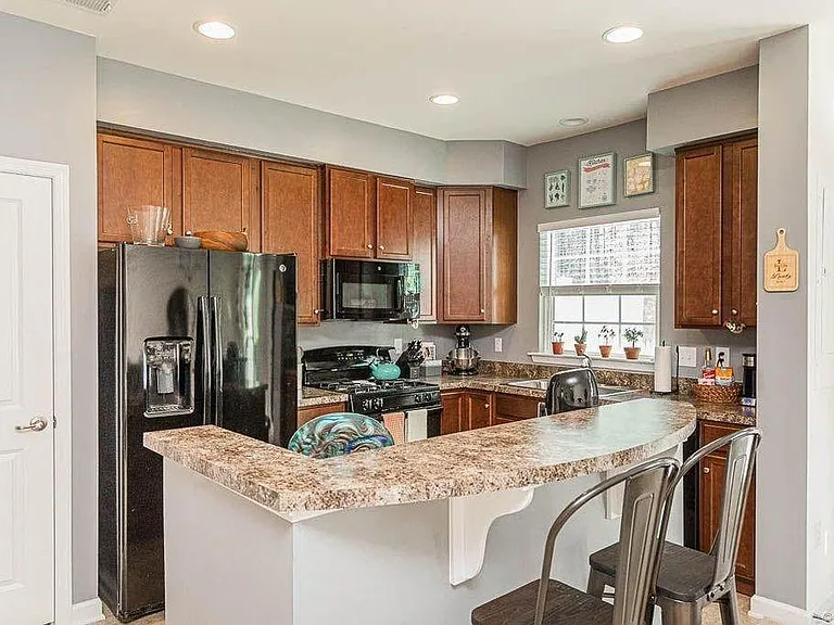 8956 Ringview Dr — Photo 11