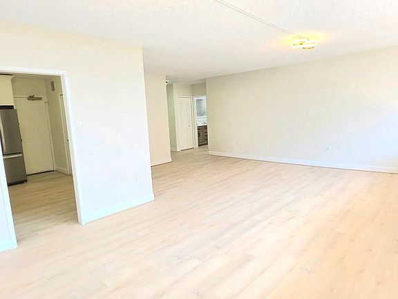 2nd image of 3701 S George Mason Dr Unit 1716N