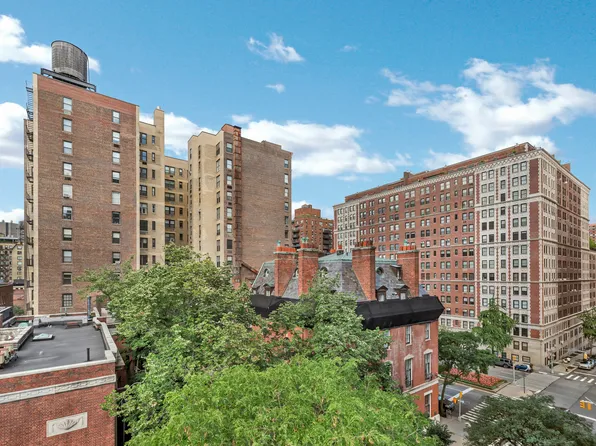 72 East 93rd Street image 3 of 16