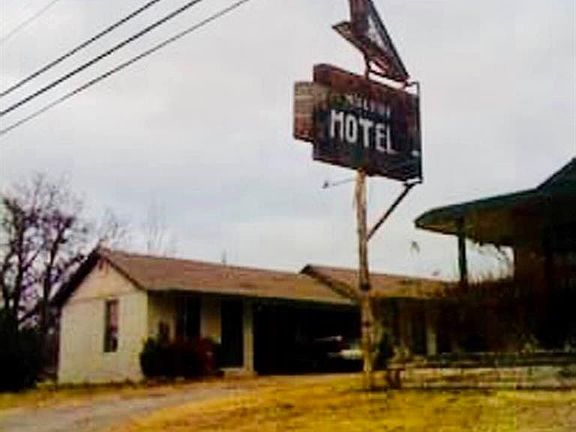3rd image of 1264 N Us Highway 281