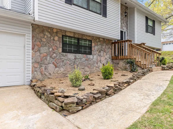 8813 Lakeridge Ter, Pinson, AL 35126