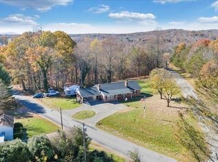 1409 Crooked Oak Rd, Rocky Mount, VA 24151