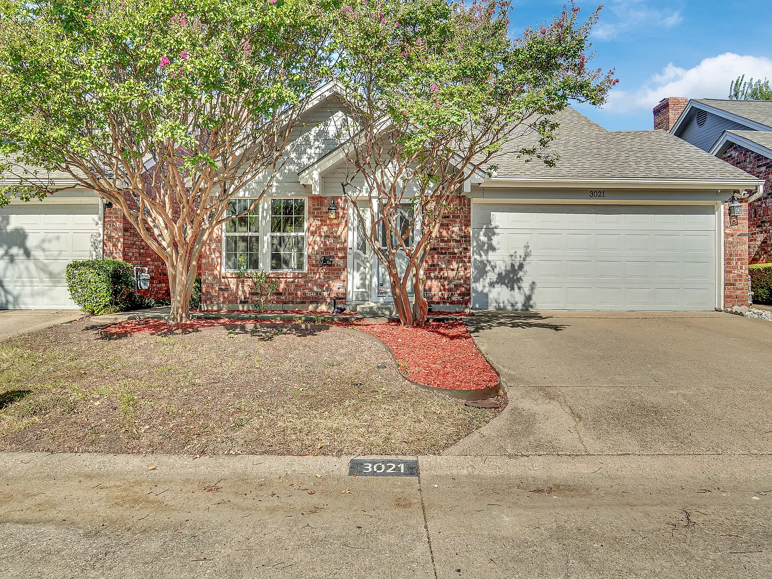 2 bed, 1295 sqft, $2,000 — Photo 2