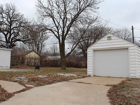 3rd image of 223 S 12th St