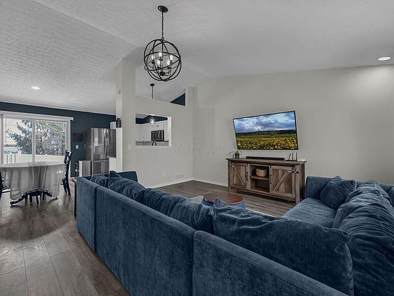 4th image of 2294 Glencroft Dr