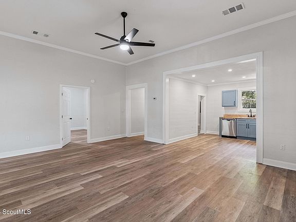 5th image of 2116 Union St