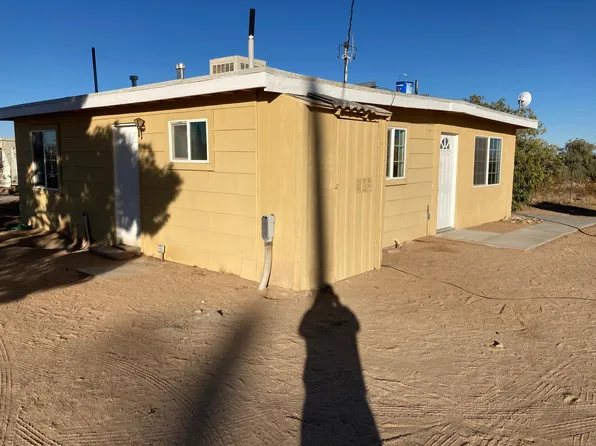 1175 Dakota Ln, Landers, CA 92285