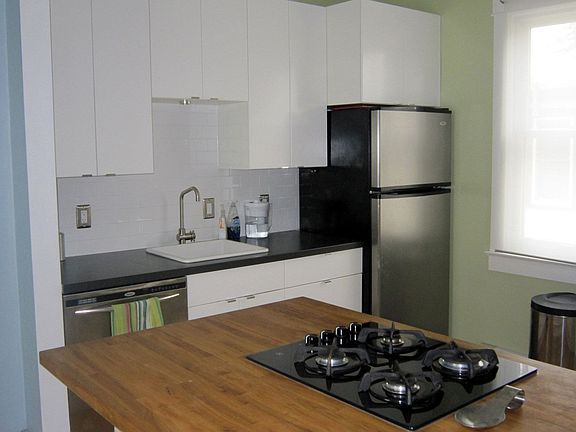 Kitchen (renovated 2009)