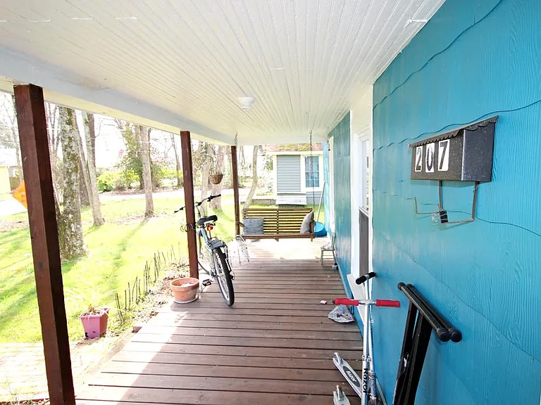 207 Oak Ave — Photo 5