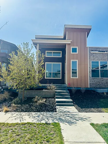 9402 E 58th Pl Photo 1