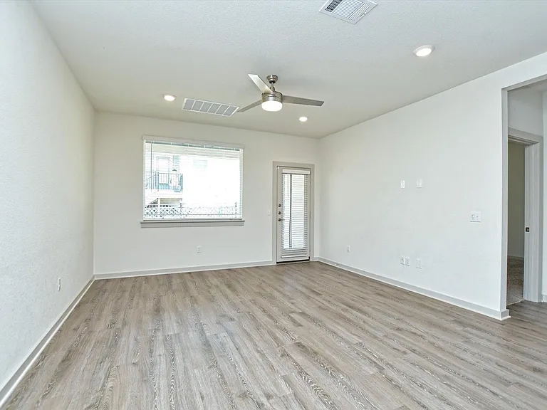 204 Merrick Rd — Photo 12
