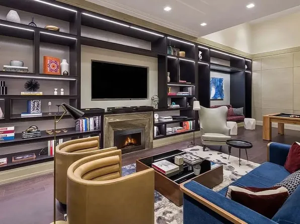 200 East 95th Street image 8 of 10