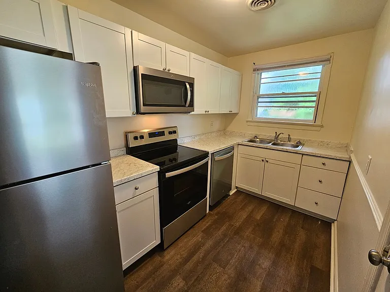 3317 Montclair Rd — Photo 3
