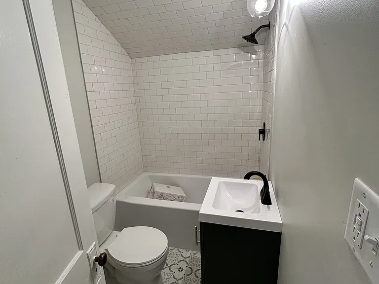 1404 W Springfield Ave — Photo 5