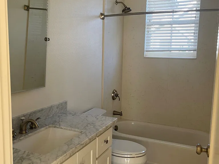 954 Boccoli St — Photo 9