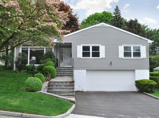 12 Overlook Rd, Dobbs Ferry, NY 10522