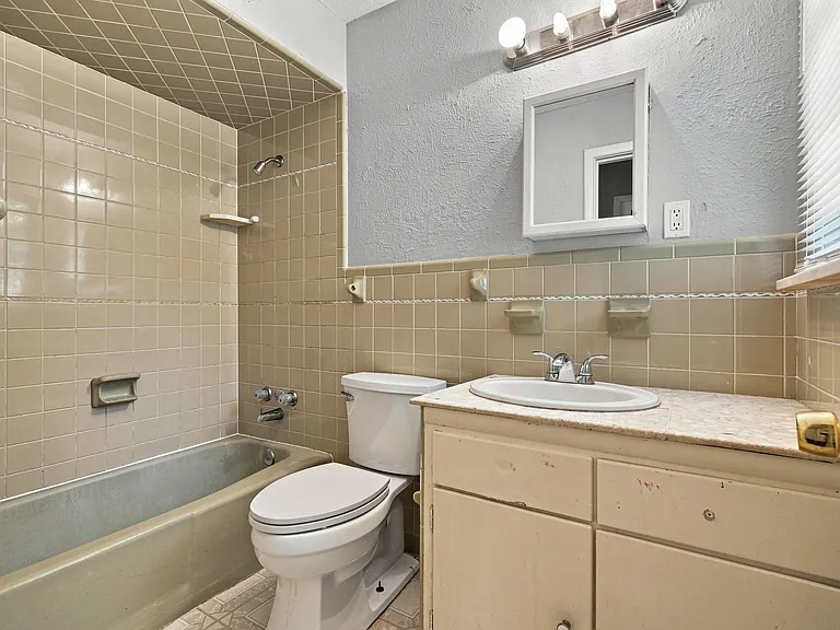 1005 Belvedere Dr — Photo 16